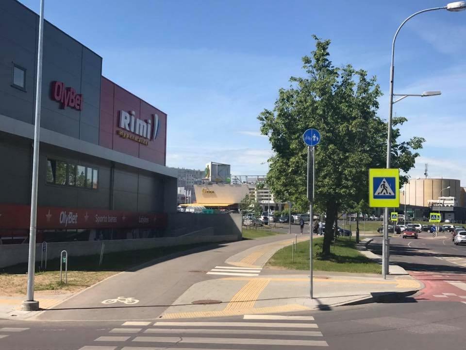 Bright Apartment Near Akropolis Vilnius Ngoại thất bức ảnh